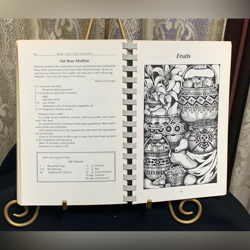 ⚠️ LAST CHANCE ⚠️ 2 VINTAGE LEAN AND LUSCIOUS COOKBOOKS - Picture 10 of 11